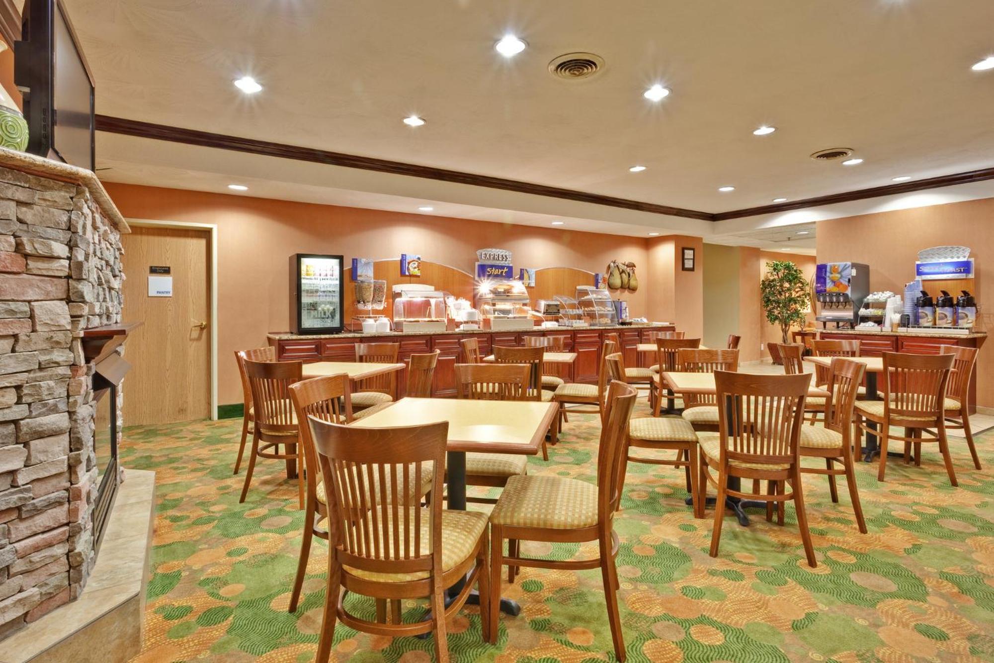 Holiday Inn Express Winfield - Teays Valley, An Ihg Hotel Hurricane Экстерьер фото