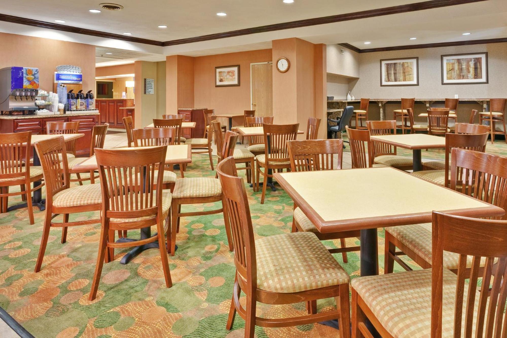 Holiday Inn Express Winfield - Teays Valley, An Ihg Hotel Hurricane Экстерьер фото